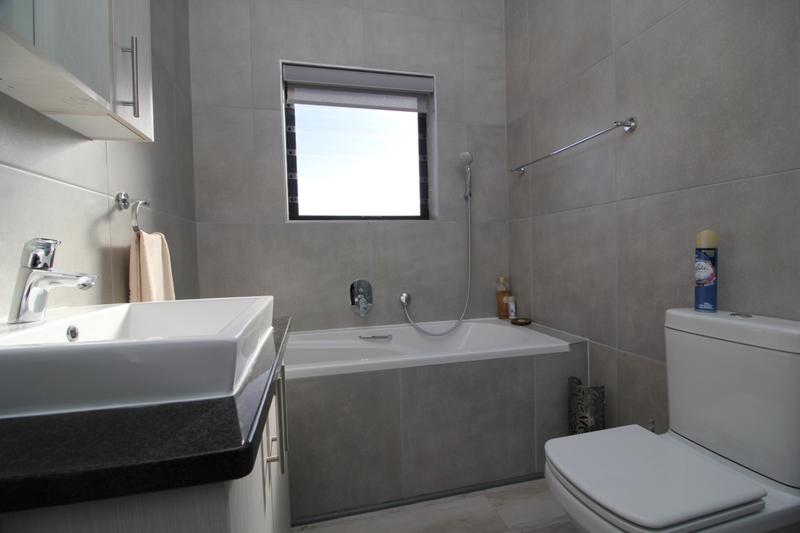 3 Bedroom Property for Sale in Reebok Western Cape